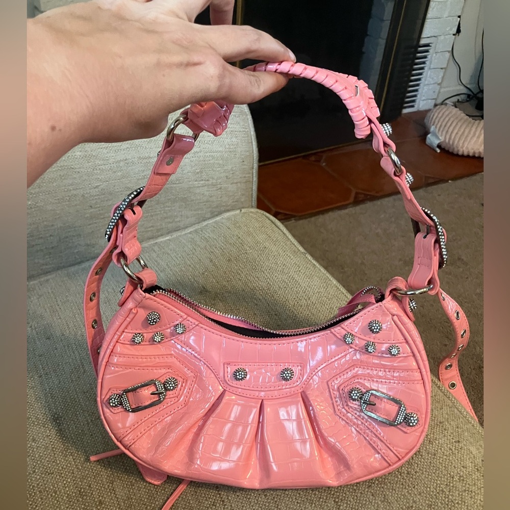 Leather pink studded fashion purse - Picture 2 of 6